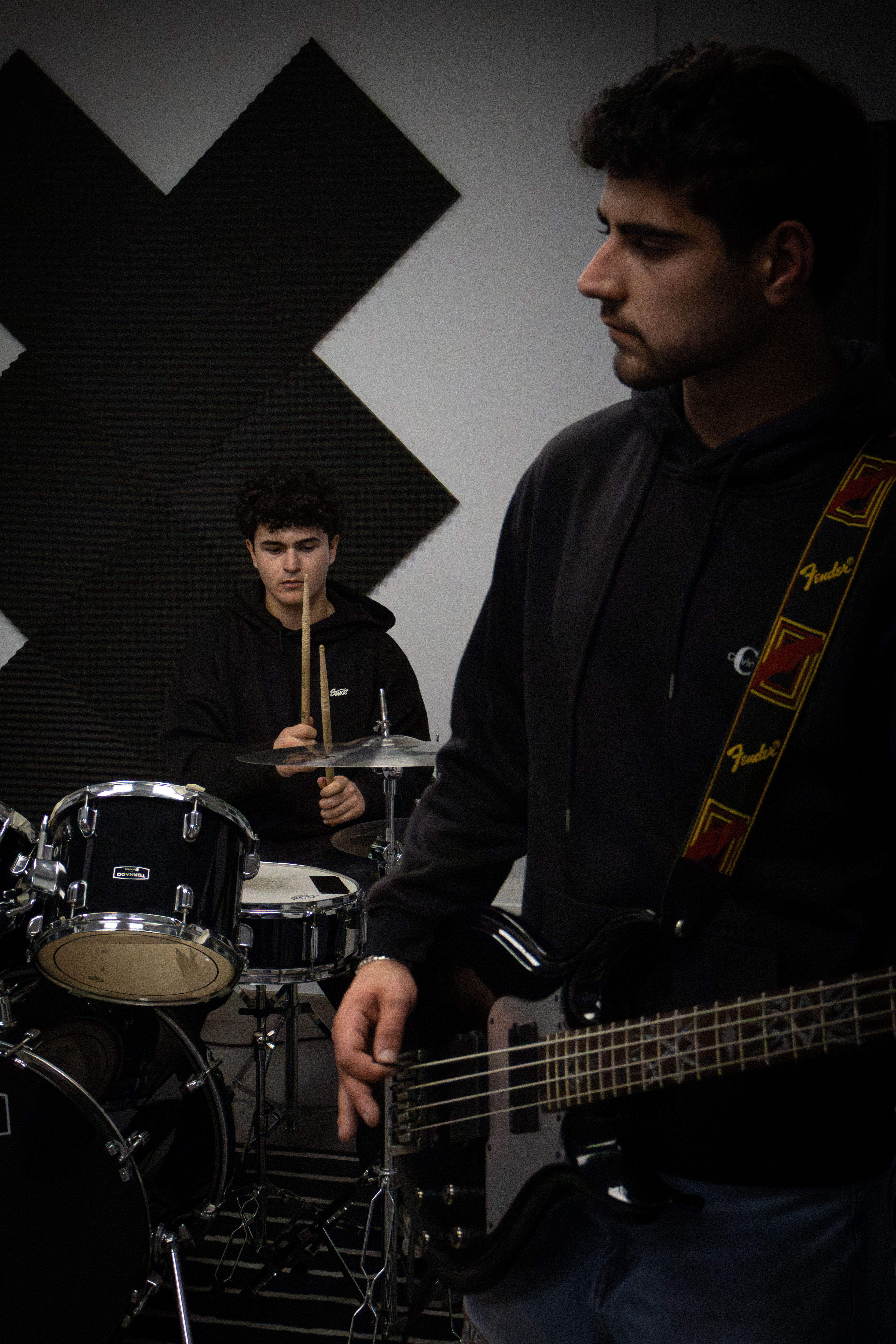Dani y Álvaro ensayando